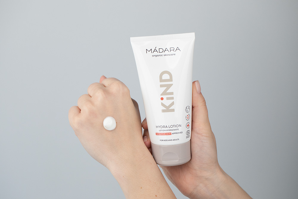 Madara Kind Gentle Wash + Kind Hydra Lotion ZESTAW Płyn do mycia dla niemowląt i dzieci 390 ml + Balsam nawilżający dla niemowląt i dzieci 175 ml