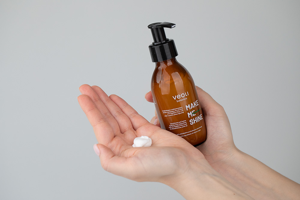 Veoli Botanica Peel and Shine ZESTAW Złuszczająco-nawilżający peeling do skalpu 150 ml + Wygładzająco – nabłyszczająca maska do włosów 140 ml