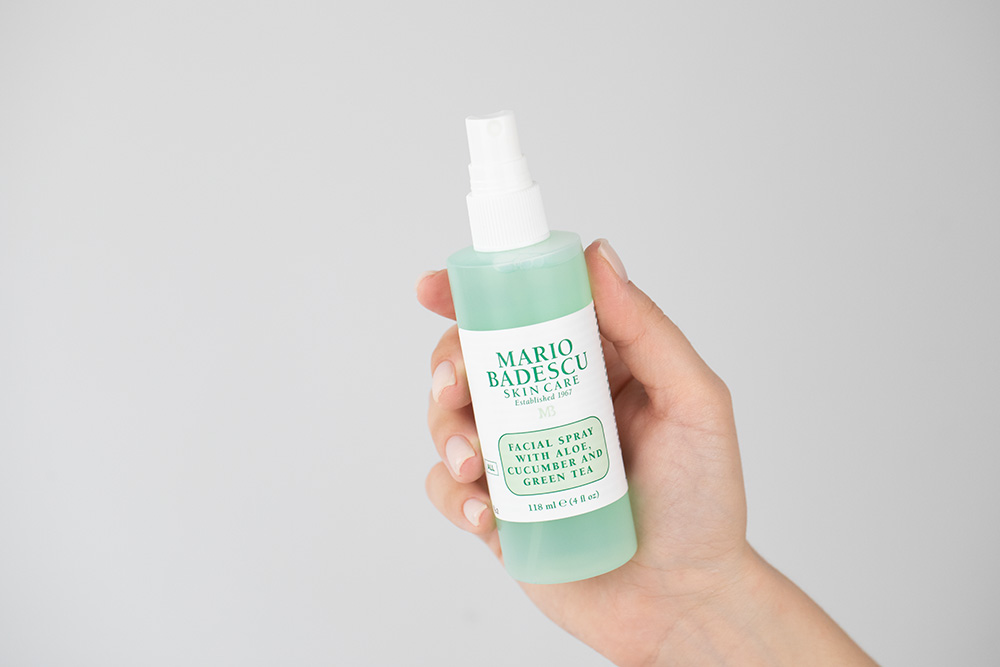 Mario Badescu Facial Spray With Aloe, Cucumber And Green Tea Nawilżająco-odświeżająca mgiełka do twarzy z aloesem, ogórkiem i zieloną herbatą 118 ml