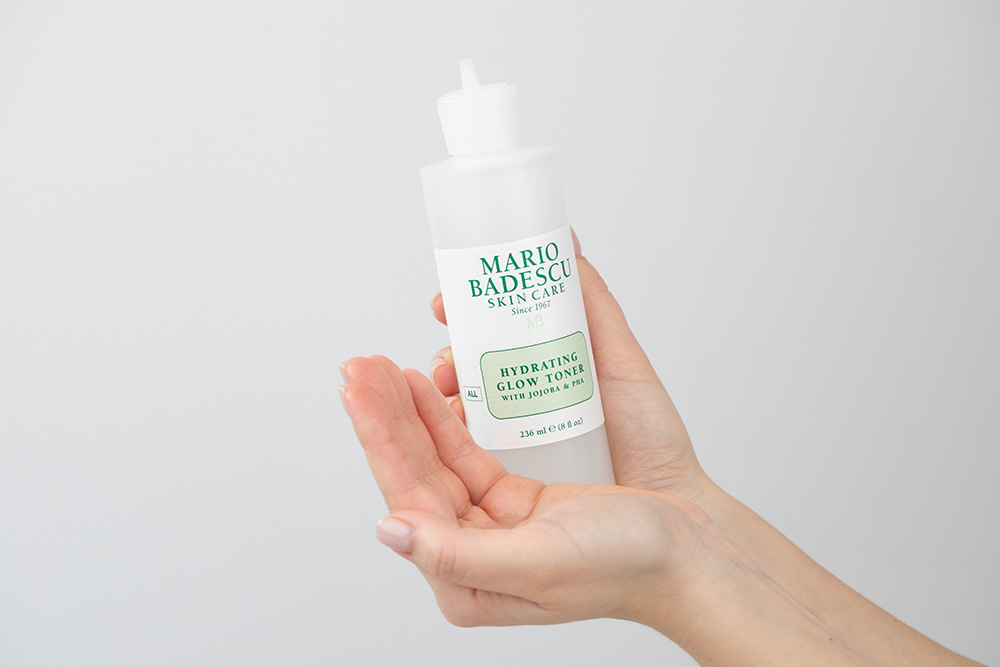 Mario Badescu Hydrating Glow Toner Nawilżająco - rozświetlający tonik do twarzy z PHA, olejem jojoba i peptydami 236 ml