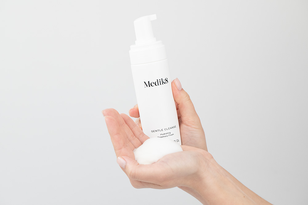 Medik8 Gentle Cleanse Rozmarynowa pianka oczyszczająca 150 ml