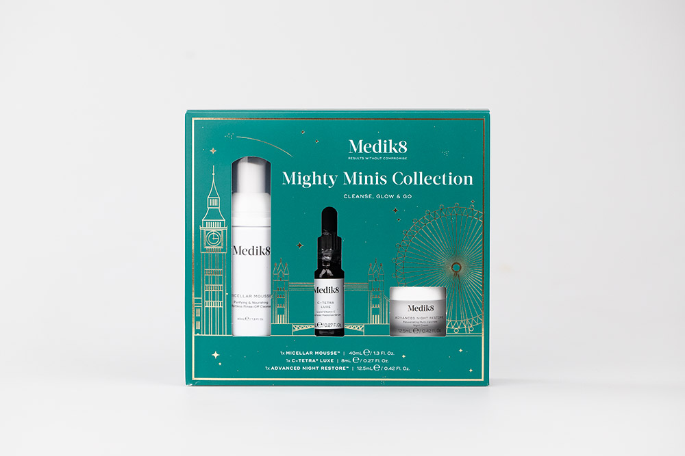 Medik8 Mighty Minis Collection ZESTAW Odżywczy mus oczyszczający 40 ml + Serum z witaminą C i antyoksydantami 8 ml + Odbudowujący krem naprawczy na noc 12,5 ml
