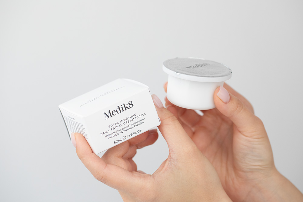Medik8 Total Moisture Daily Facial Cream Refill Dogłębne nawilżenie skóry rano i wieczorem 50 ml