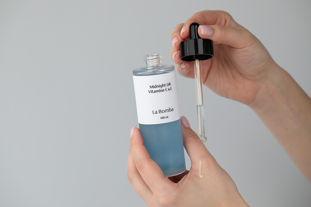 La Bomba Marshmallow + Midnight + Relax + Seaside ZESTAW Bezwonny płyn do kąpieli 500 ml + Olejek do ciała 100 ml + Kula 125 g + Creamer 50 g