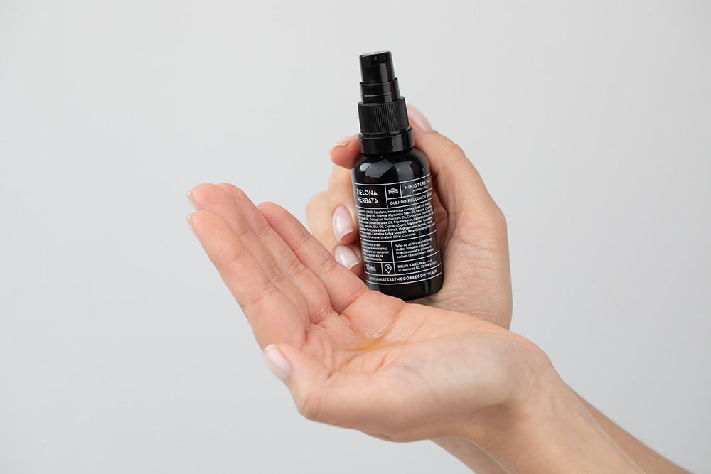 Ministerstwo Dobrego Mydła Hibiskus + Zielona Herbata + Rozmaryn + Sól ZESTAW Żel pod prysznic 400 ml + Olej do brody 30 ml + Krem do stylizacji włosów 100 g