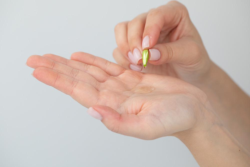 MonoDerma Vitamin Skin ZESTAW Zawiera czystą witaminę A 28 kaps. + Zawiera czystą witaminę E 28 kaps. + Zawiera czystą witaminę C 28 kaps.