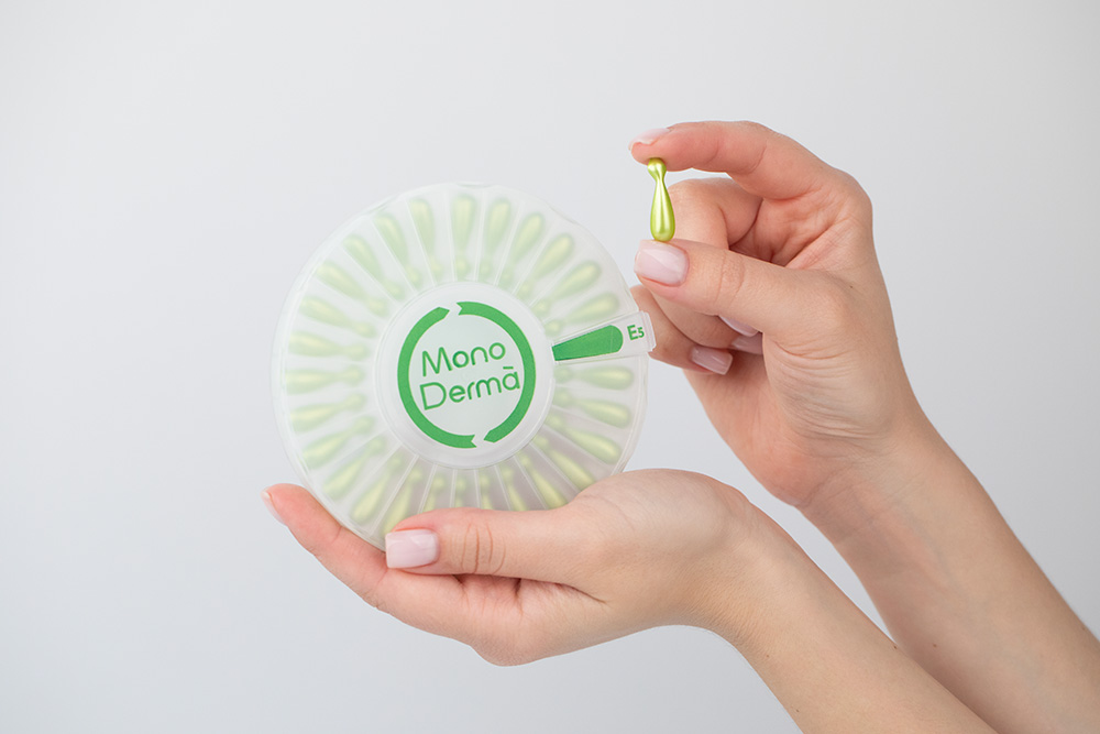 MonoDerma Vitamin Skin ZESTAW Zawiera czystą witaminę A 28 kaps. + Zawiera czystą witaminę E 28 kaps. + Zawiera czystą witaminę C 28 kaps.