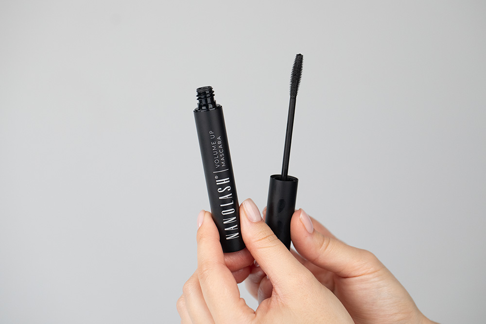Nanolash Serum + Mascara ZESTAW Odżywka do rzęs 3 ml + Tusz pogrubiający rzęsy 10 ml (czarny)