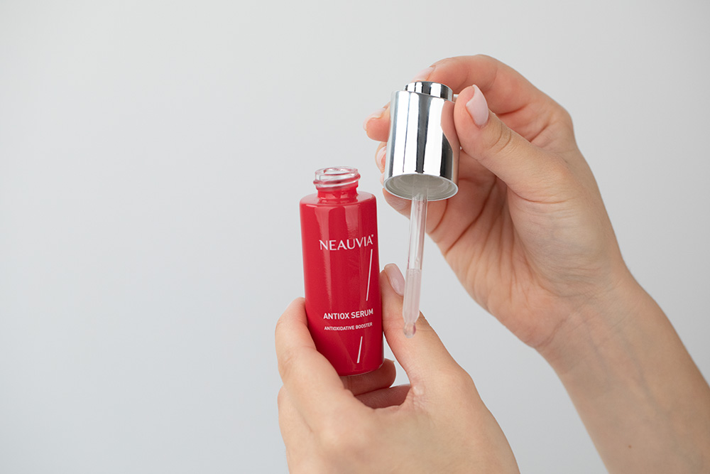 Neauvia Siła Trzech - Kuracja Antysmogowa 2019 ZESTAW Codzienny krem z witaminą C 50 ml + Serum antyoksydacyjne 30 ml + Maseczka z węglem detoksykującym 50 ml