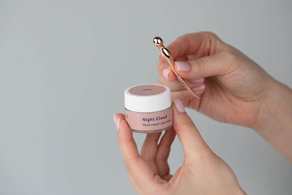 Slaap Slaap Silk Mask Rose New + Night Cloud + Moon Drops ZESTAW Jedwabna opaska na oczy do spania (różowa) 1 szt. + Krem do pielęgnacji okolic oczu 15 ml + Wielozadaniowe serum olejowe na noc 30 ml