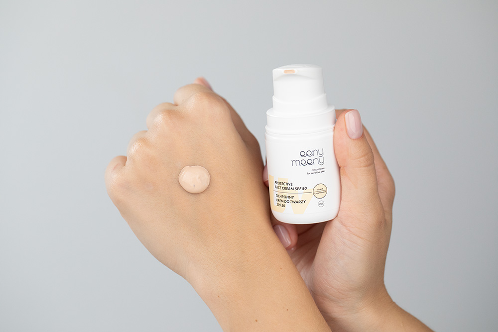 Eeny meeny Codzienna Ochrona ZESTAW Chroni, nawilża, wyrównuje koloryt skóry 50 ml + Intensywnie odżywia i głęboko regeneruje delikatną skórę ust dzieci i dorosłych 1