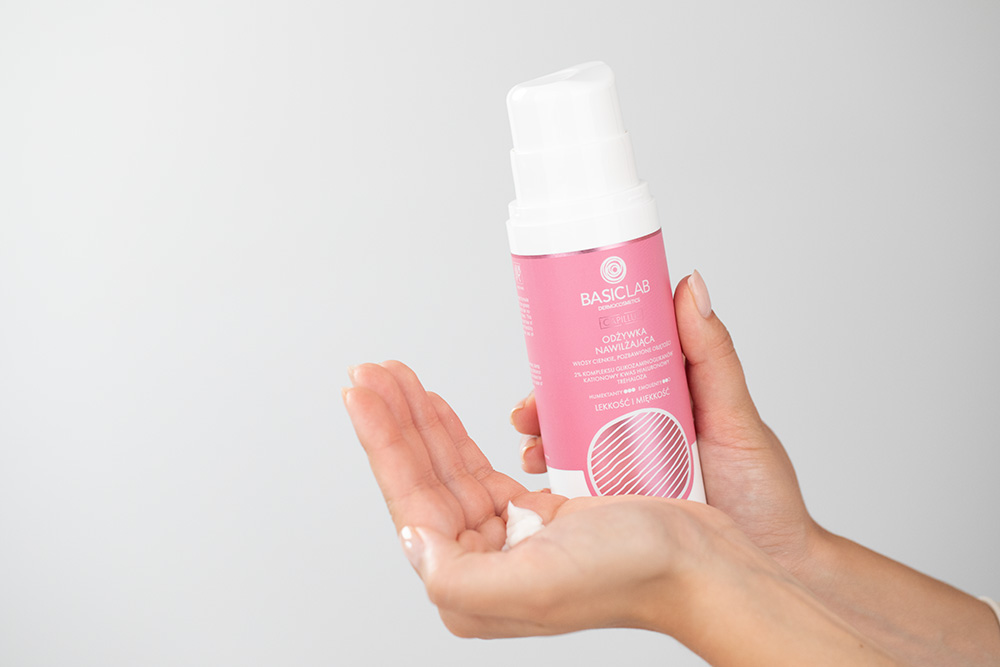 BasicLab Odżywka Nawilżająca Lekkość i miękkość 250 ml