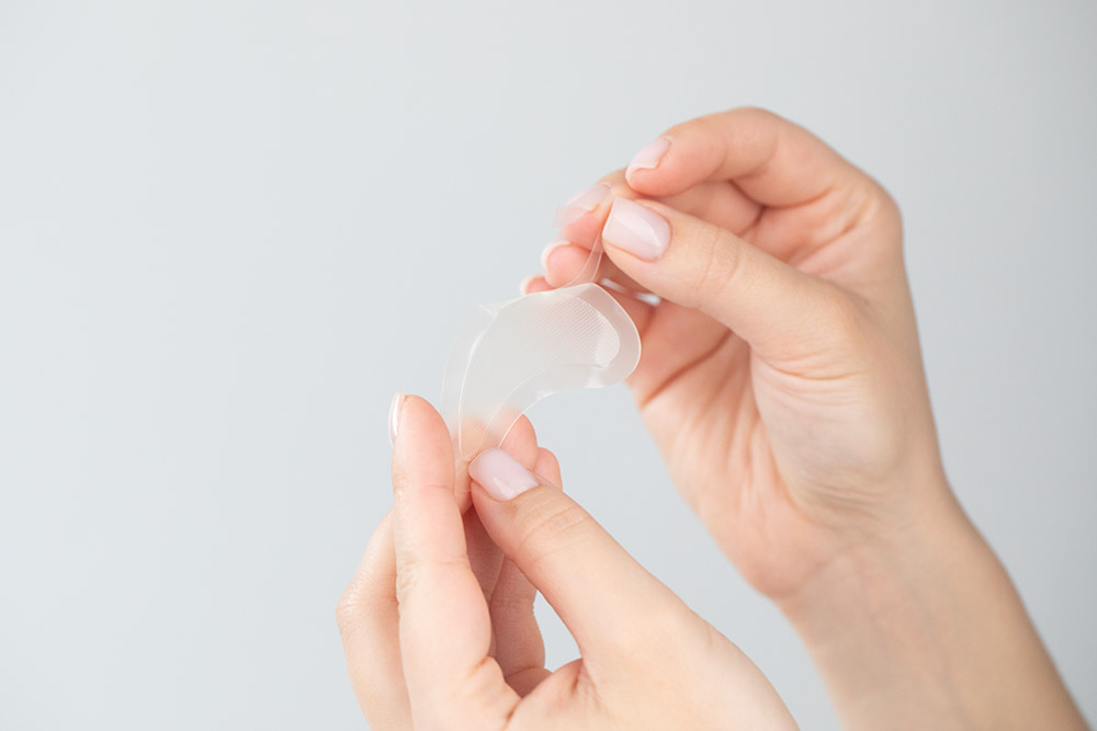 PCA Skin Hyaluronic Acid Microneedle Eye Patches Set ZESTAW Mikroigłowe płatki pod oczy nawilżająco - odmładzająco - rozjaśniające 1 saszetka x 4 x 2 szt