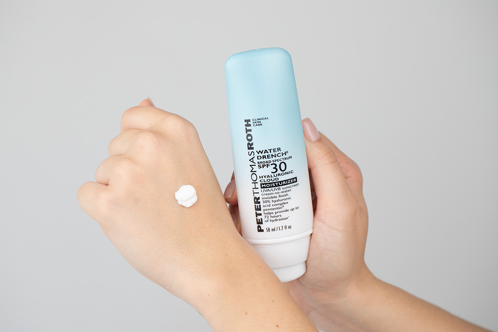 Peter Thomas Roth Broad Spectrum SPF 30 Hyaluronic Cloud Moisturizer Nawilżający krem fotoochronny o szerokim spektrum działania 50 ml
