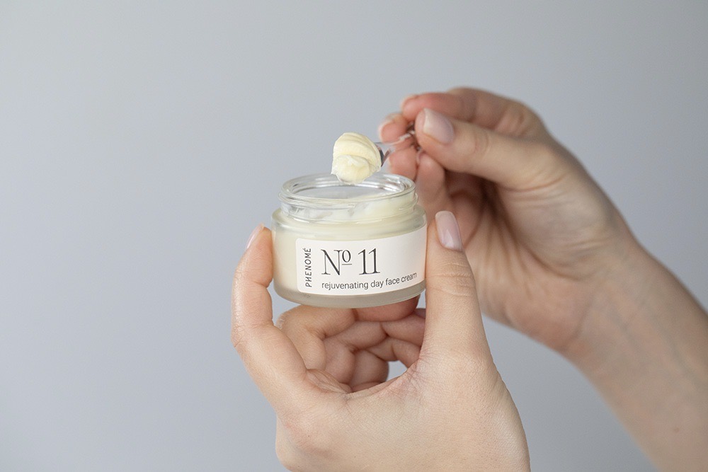 Phenome Anti Age Set ZESTAW Odmładzający krem na dzień 50 ml + Krem na noc 50 ml + Regenerujące masło do ciała 200 ml GRATIS