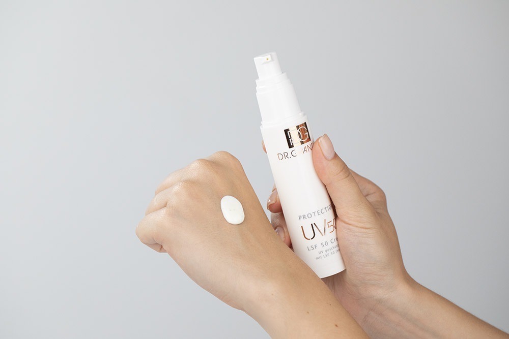 Dr Grandel Protection UV SPF 50 New Lekka emulsja ochronna z witaminą E 50 ml