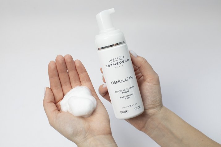 Esthederm Pure Cleansing Foam + Intensive Hyaluronic Mask ZESTAW Pianka do mycia twarzy 150 ml + Maska z kwasem hialuronowym 75 ml + Kosmetyczka 1 szt