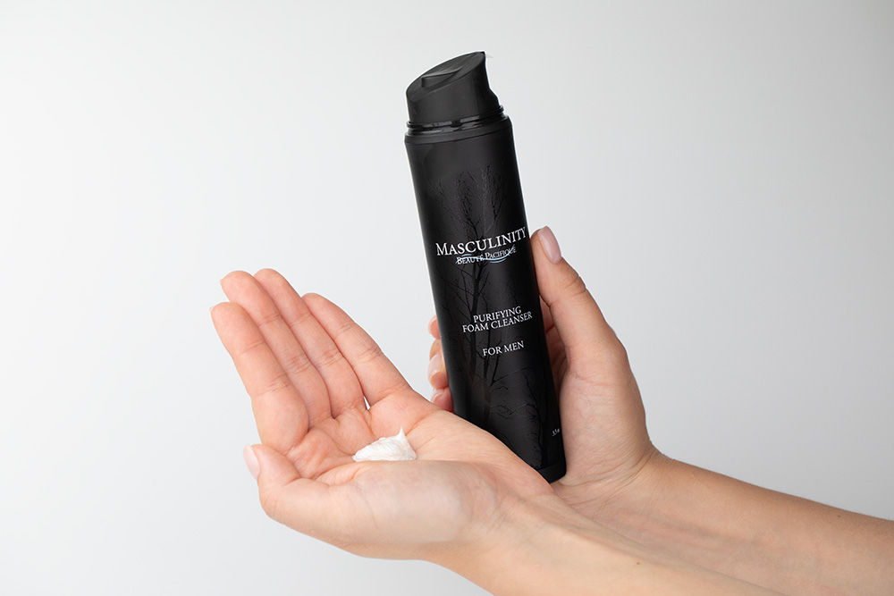 Beaute Pacifique Men Set ZESTAW Nawilżający krem na dzień dla mężczyzn 100 ml + Pianka oczyszczająca dla mężczyzn 150 ml + Kosmetyczka 1 szt