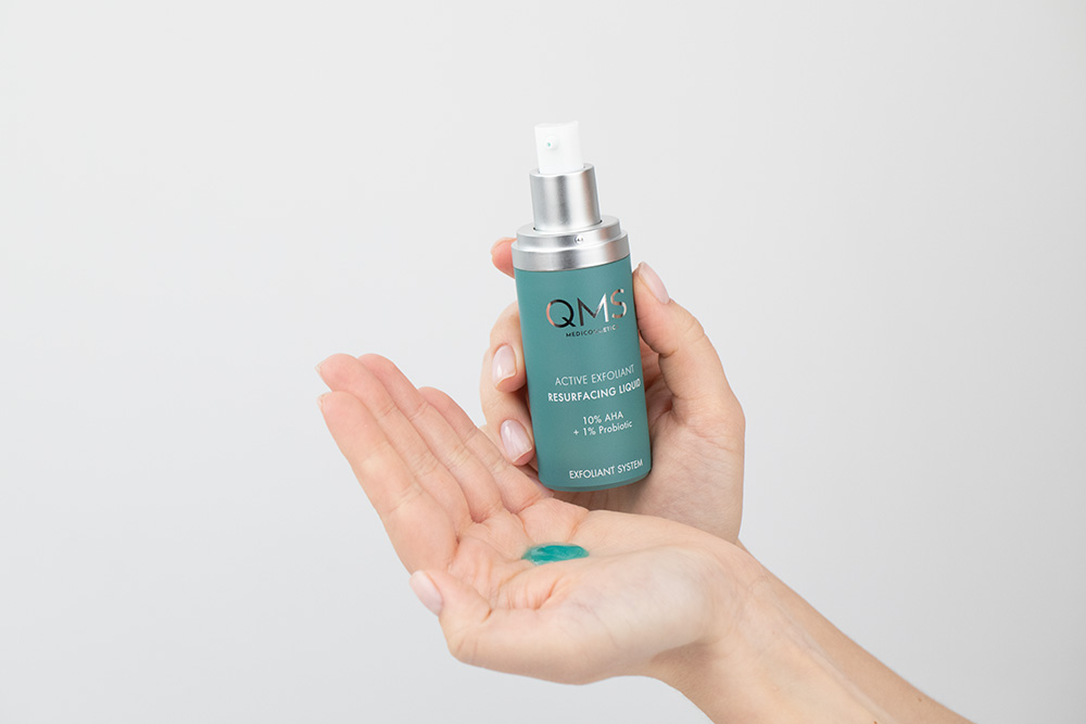 QMS 10% AHA Active Exfoliant Resurfacing Liquid Peeling kwasowy z 10% AHA i probiotykami 30 ml