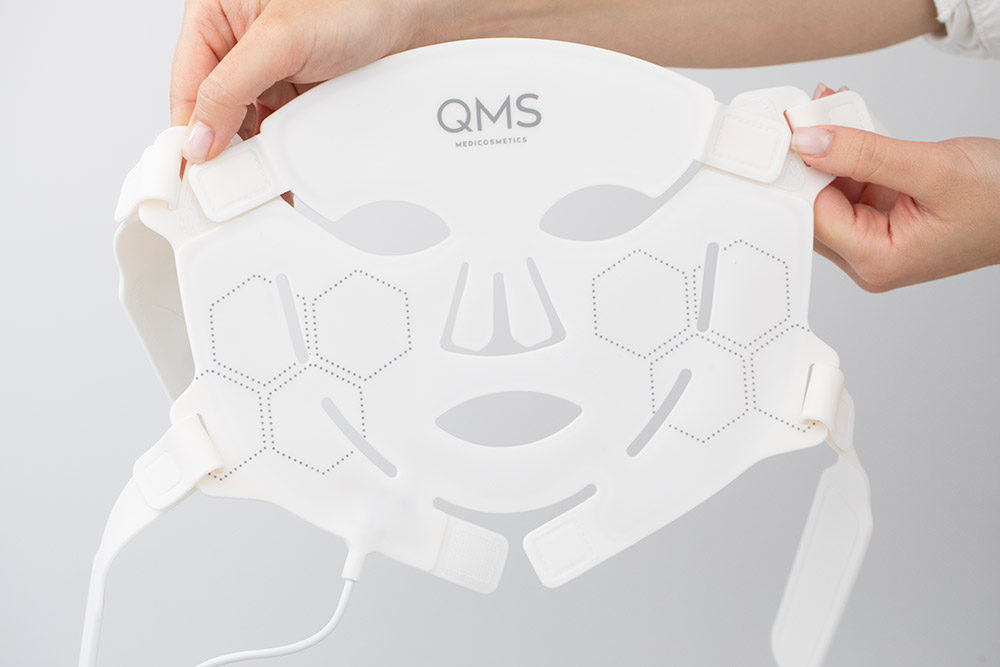 QMS Derma Expert Led Light Treatment Odmładzająca terapia światłem LED 1 szt