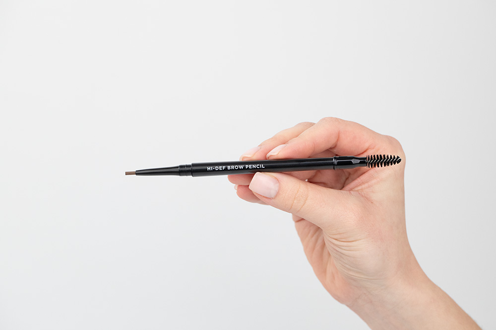 Revitalash Hi-Def Brow Pencil Wielozadaniowa kredka do brwi ciepły brąz 0,14 g