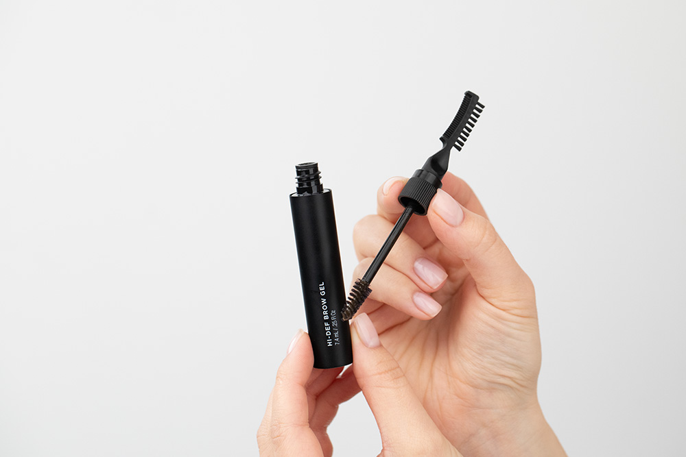 Revitalash Hi-def Tinted Brow Gel Soft Brown Wielozadaniowy stylizująco-koloryzujący żel do brwi﻿ - jasnybrązowy 7,4 ml