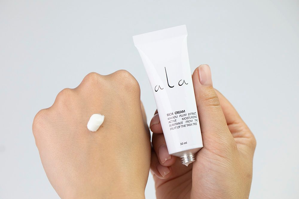 Ala Gentle Scrub + Rich Cream + Skin Stick ZESTAW Peeling z kwasami 50 ml + Bogaty krem na dzień i na noc 30 ml + Sztyft 20 g