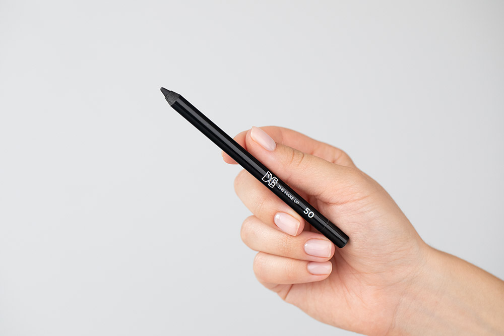 RVB LAB Make Up More & More + Eye Pencil Water Resistant ZESTAW Tusz pogrubiający, podkręcający i wydłużający rzęsy 13,5 ml + Wodoodporna kredka do oczu 1,2 g + Kosmetyczka