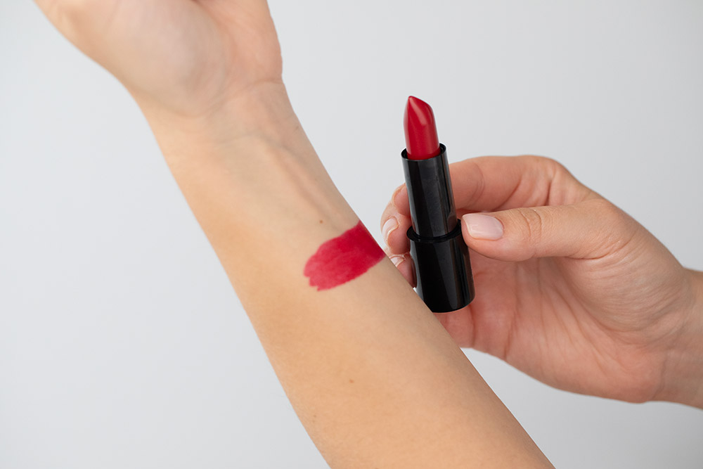 RVB LAB Make Up Hydra Boost Creamy Lipstick Nawilżająca pomadka (nr 55 In My Blood) 3,5 g