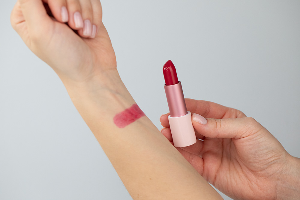 RVB LAB Make Up Volumising Lip Balm Intensywnie wypełniająca pomadka (nr 44) 3,7 g