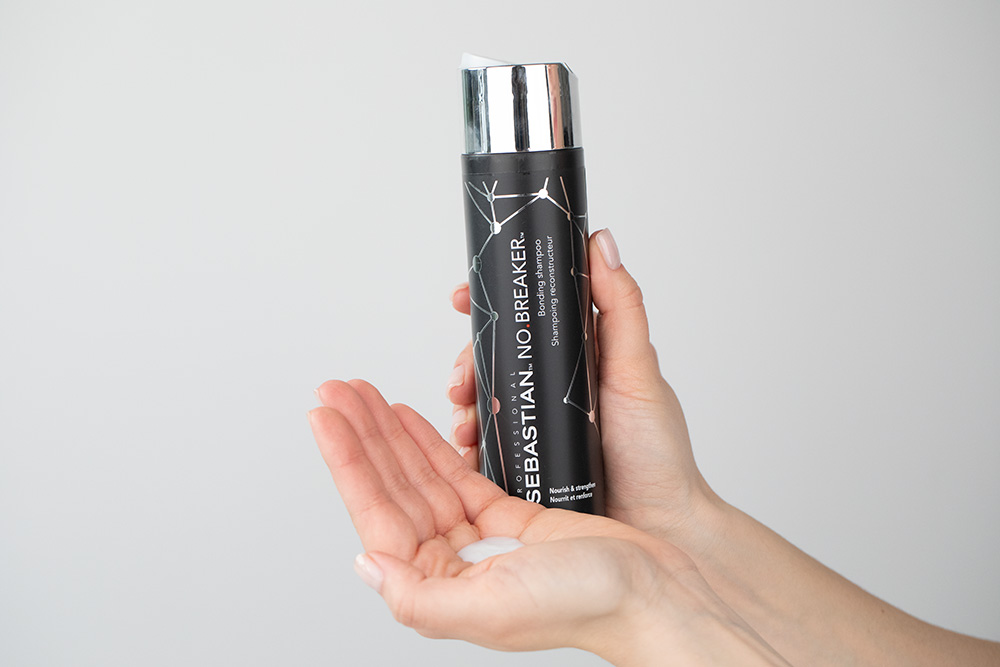 Sebastian Professional Bonding Shampoo Szampon nawilżający wzmacniający zniszczone włosy 250 ml