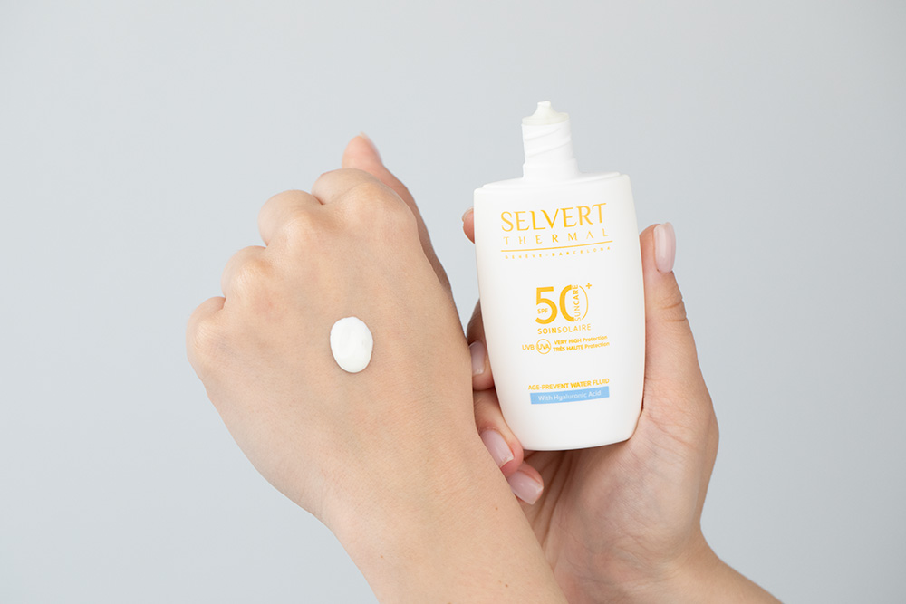 Selvert Thermal Age-Prevent Water Fluid With Hyaluronic Acid SPF 50+ Przeciwstarzeniowy fluid z kwasem hialuronowym i filtrem 50 ml