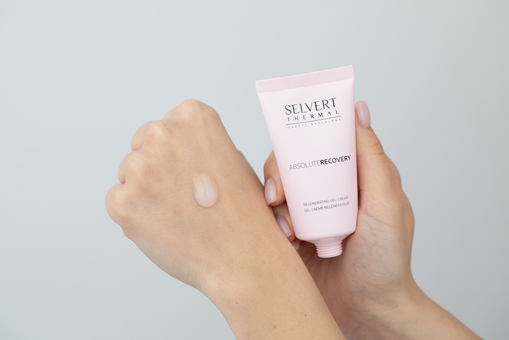 Selvert Thermal After Sun Lotion + Regenerating Gel-Cream With Snail Protein Extract ZESTAW Balsam po opalaniu 75 ml + Żel-krem regenerujący z wyciągiem z białka ślimaka 50 ml