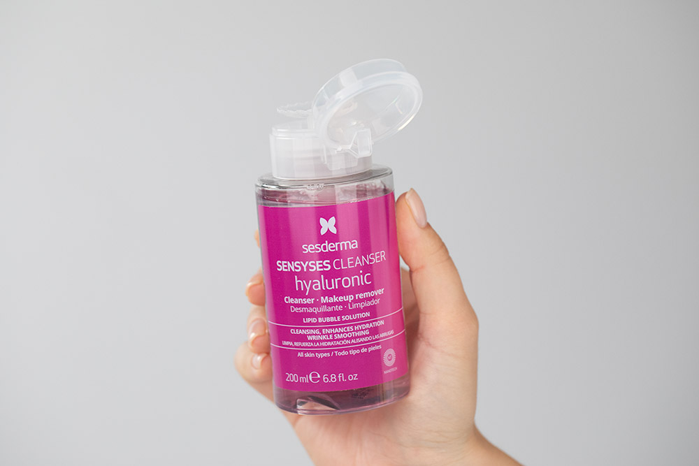 Sesderma Pielęgnacja Rozświetlająco - Rewitalizująca dla Mężczyzn ZESTAW Serum rozświetlające 50 ml + Żel pod oczy 15 ml + Rewitalizująca emulsja do twarzy dla mężczyzn 50 ml + Płyn oczyszczający 200 ml