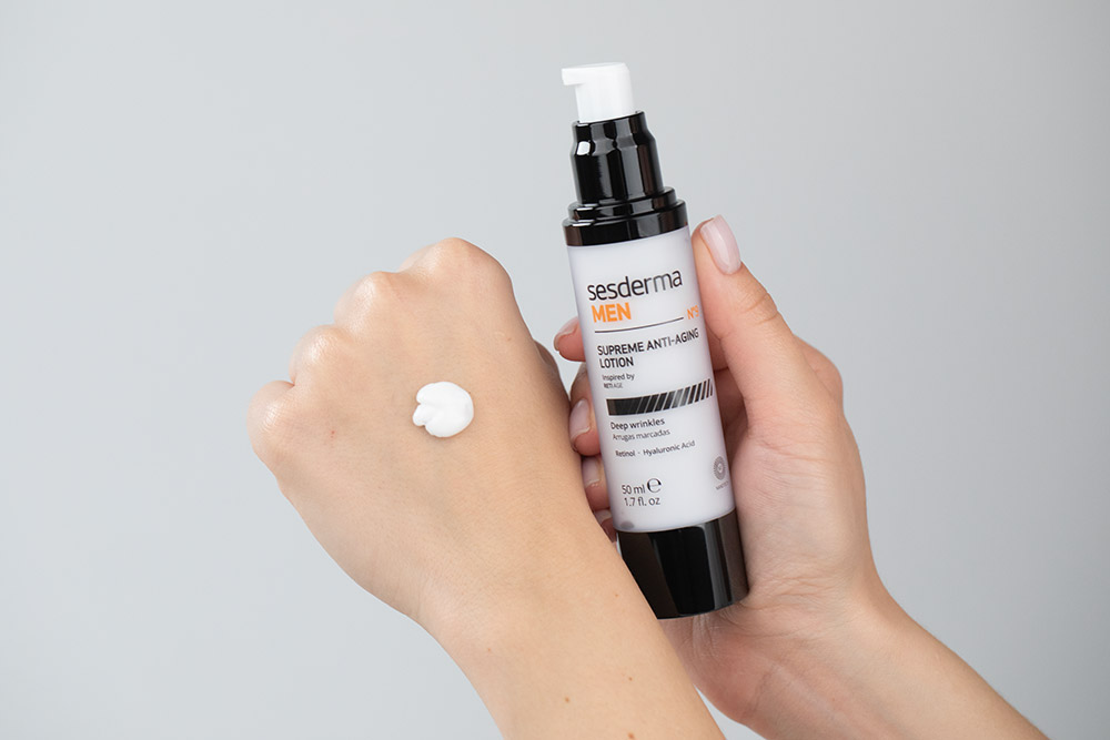 Sesderma Supreme Anti-Aging Lotion + Eye Contour Gel + Kosmetyczka ZESTAW Krem przeciwzmarszczkowy do twarzy 50 ml + Krem pod oczy 15 ml + Biała, pikowana