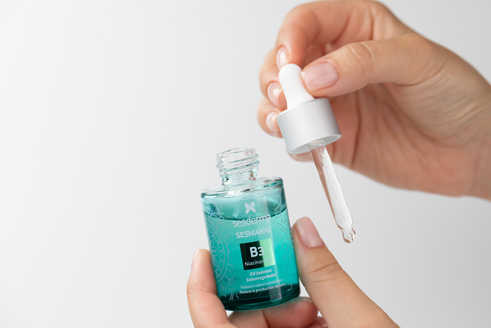 Sesderma Salises + Salises + Sesmahal B3 - Niacinamide + Sesmahal Mist ZESTAW Krem-żel nawilżający 50 ml + Serum liposomowe 30 ml + Serum trójcząsteczkowe 30 ml + Mgiełka 30 ml