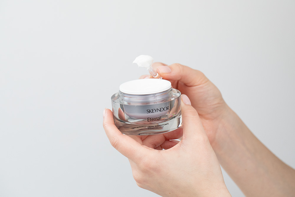 Skeyndor Eternal Redensifying Cream Krem do twarzy z komórkami macierzystymi 50 ml