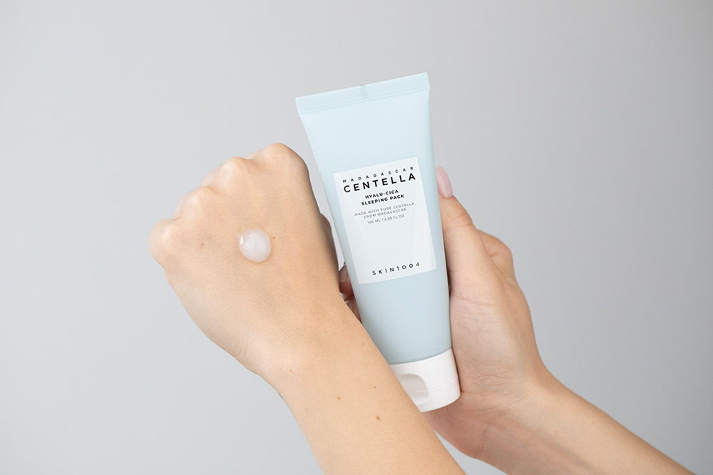 Skin1004 Madagascar Centella Hyalu-Cica Sleeping Pack Wielozadaniowa, żelowa maska do twarzy na noc 100 ml