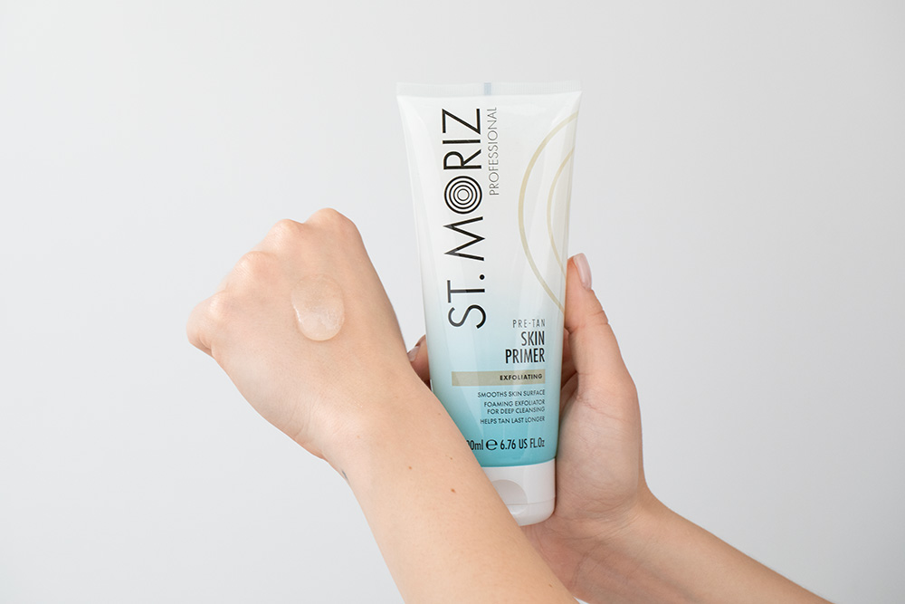 St Moriz Super Tan ZESTAW Peeling 200 ml + Zmywalny bronzer 150 ml + Rękawica 1 szt + Samoopalająca mgiełka do twarzy 150 ml