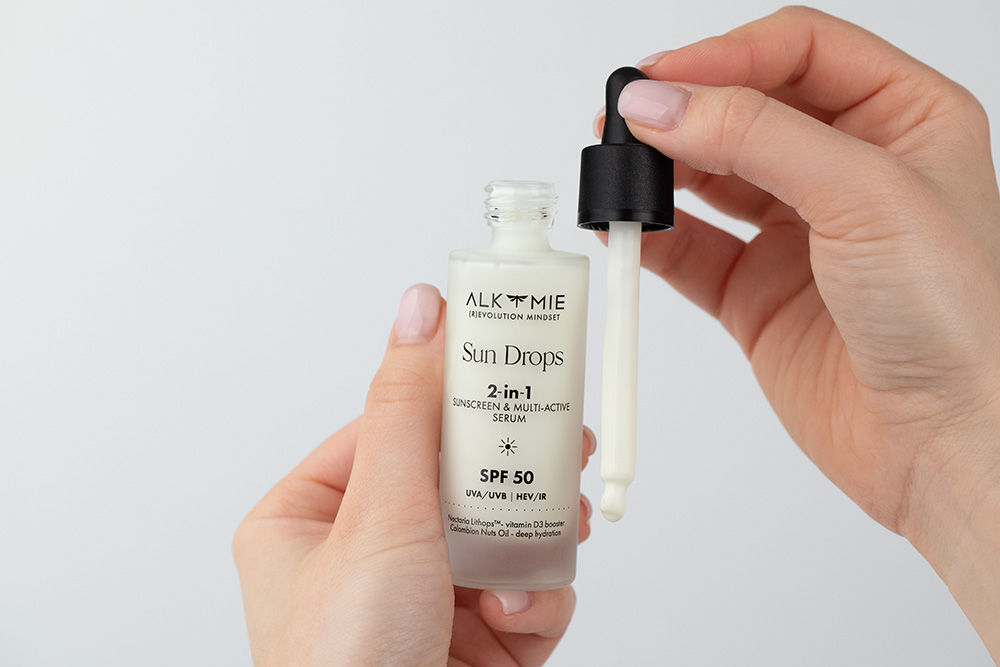 Alkmie Sommer Vibe Set ZESTAW 2 w 1 Peeling-maska z superowocami 60 ml + Krople do twarzy 2 w 1 ochrona przeciwsłoneczna i multiaktywne serum 30 ml