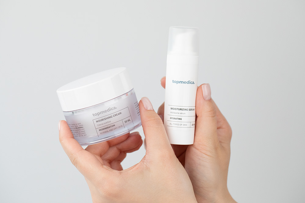 topmedica Pielęgnacja Skóry Suchej ZESTAW Lekkie serum nawilżające z polisacharydami i ramnozą dla każdego typu cery 30 ml + Krem odbudowujący z betainą do cery suchej 50 ml