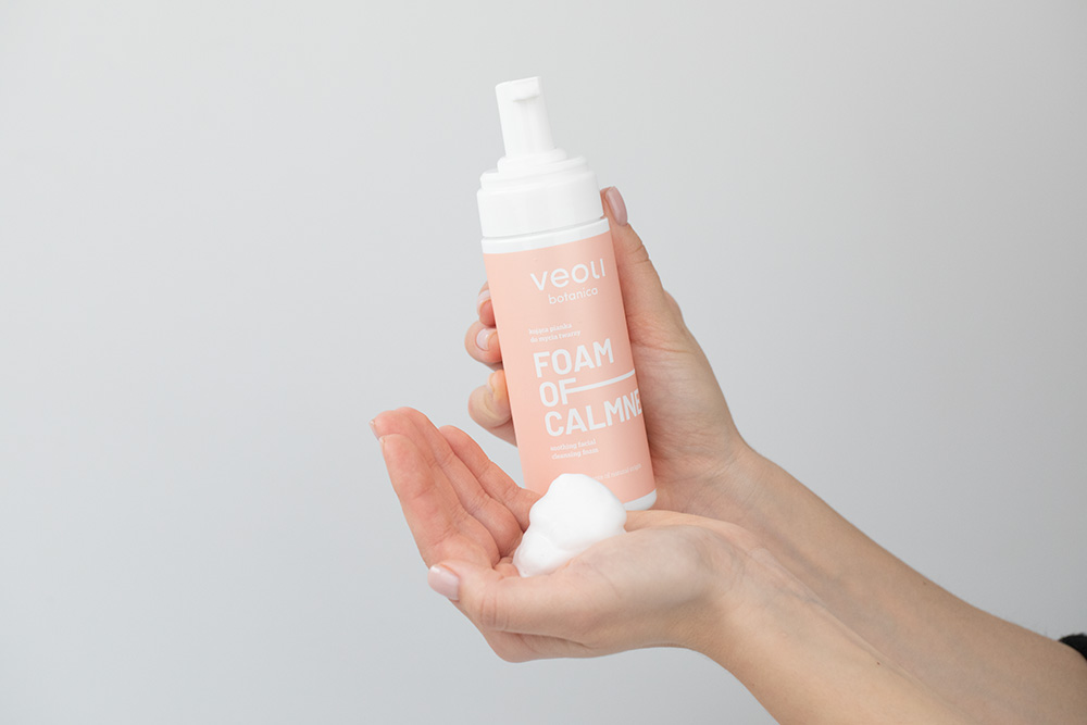 Veoli Botanica Foam of Calmness Kojąca pianka do mycia twarzy 150 ml