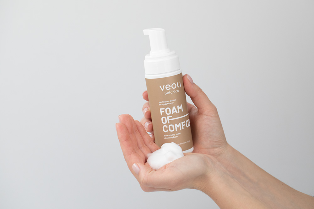 Veoli Botanica Foam of Comfort Nawilżająca pianka do mycia twarzy 150 ml