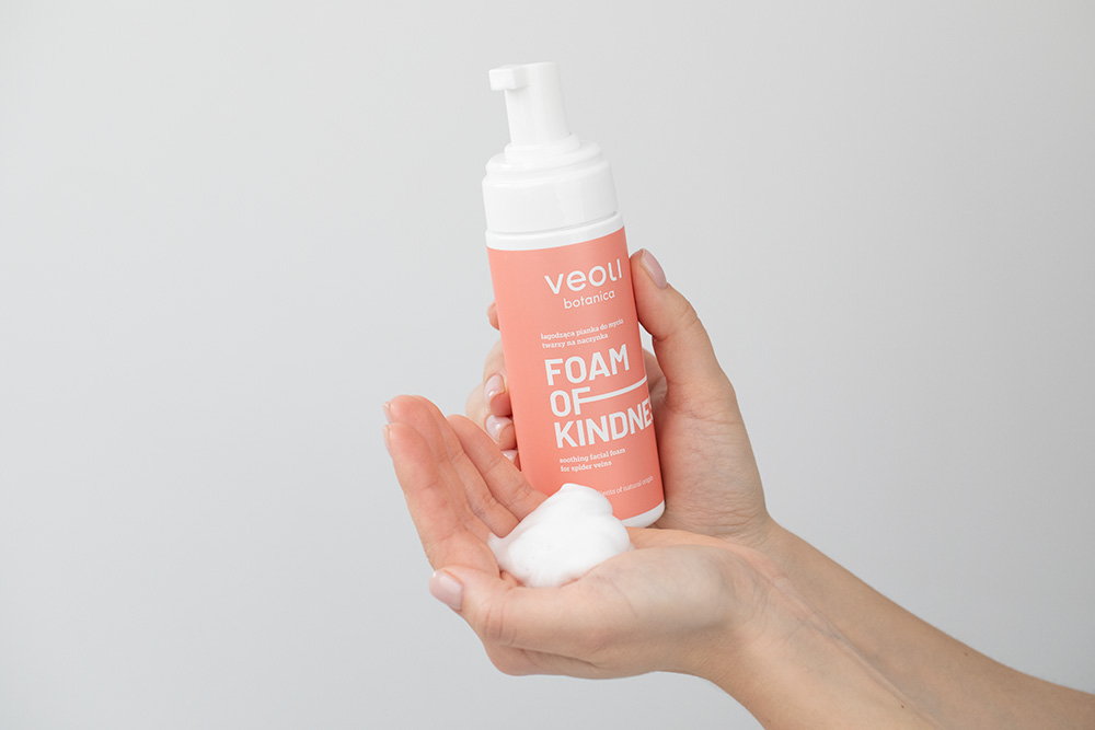 Veoli Botanica Foam of Kindness Łagodząca pianka do twarzy 150 ml