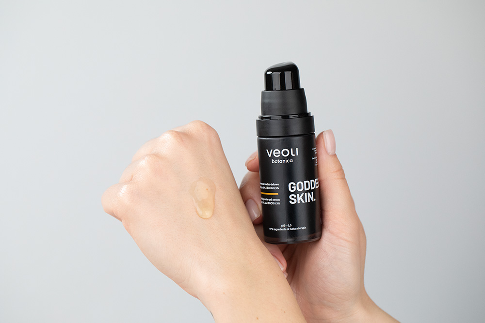 Veoli Botanica Goddess Skin Rozjaśniająco – kojące serum wodno-żelowe 30 ml