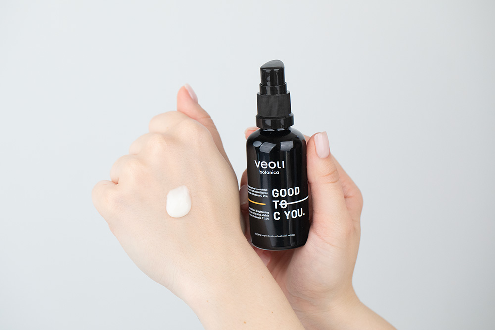 Veoli Botanica Good to C You Antyoksydacyjny koncentrat rozjaśniający z ultrastabilną witaminą C 15% 40 ml