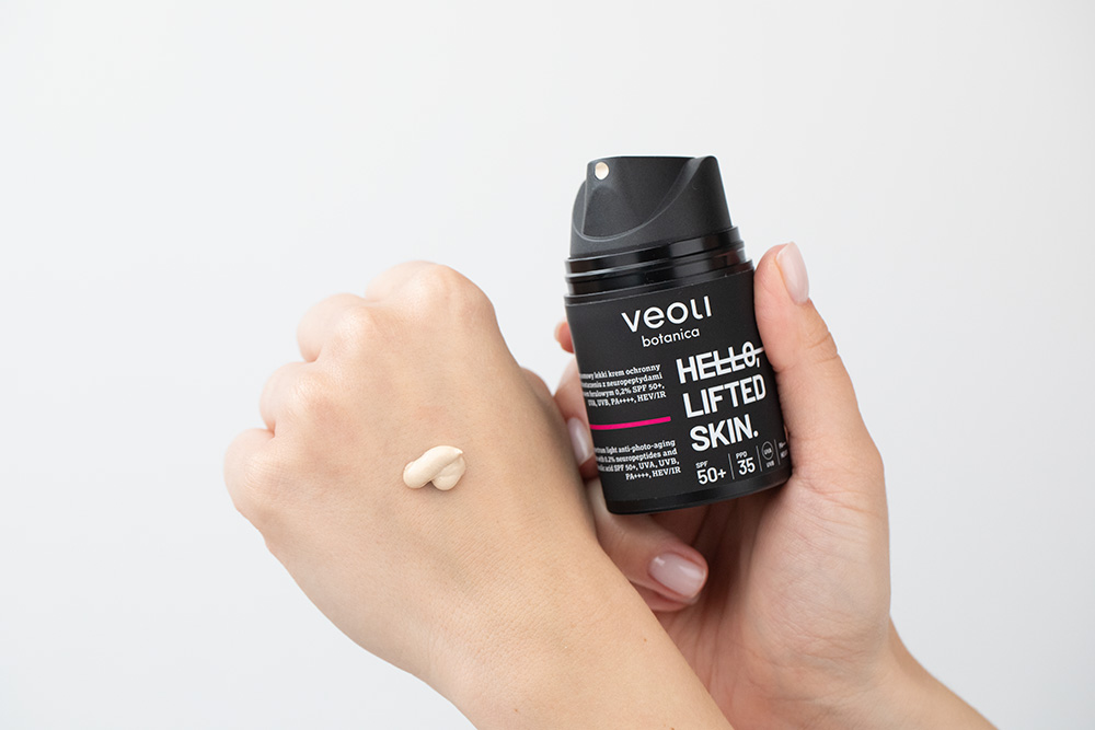 Veoli Botanica Hello, Lifted Skin SPF 50+,PA++++ Szerokopasmowy lekki krem ochronny UVA, UVB,HEV/IR 50 ml