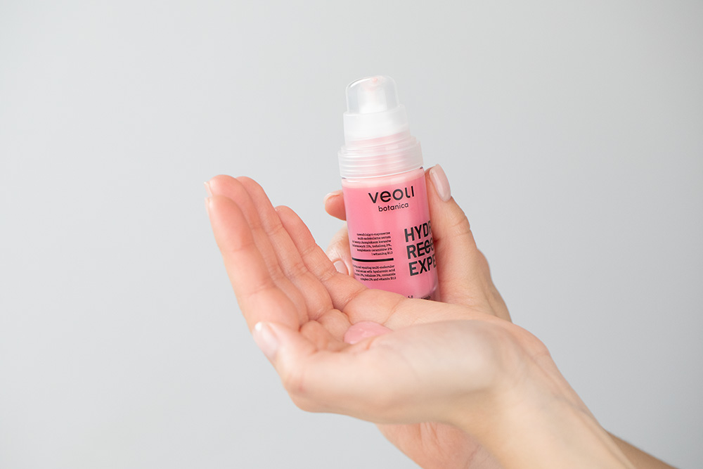 Veoli Botanica Hydra Recovery Expert Nawadniająco-naprawcze multi-molekularne serum do twarzy 30 ml