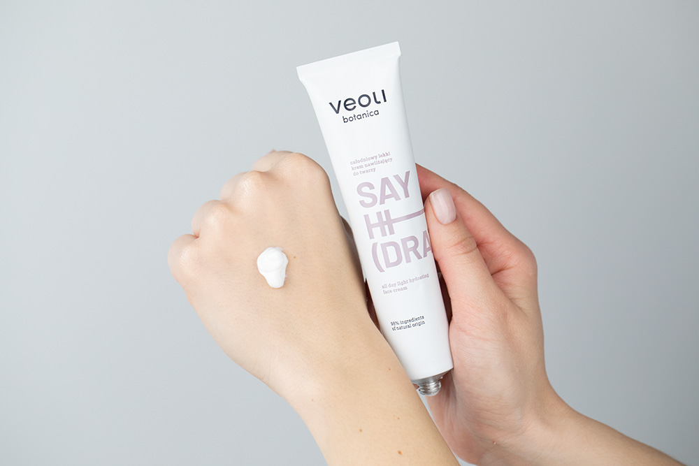 Veoli Botanica Say Hi Całodzienny lekki krem nawilżający do twarzy 75 ml