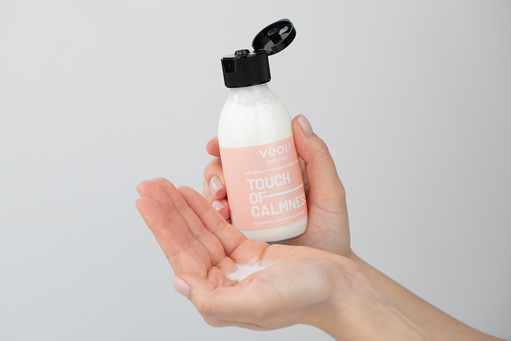 Veoli Botanica Touch of Calmness Regenerująco-wyciszający tonik do twarzy 150 ml